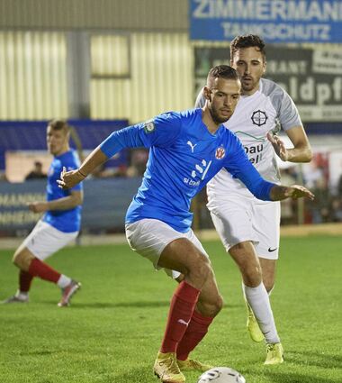 Mohamed Amin Kouraji (im Vordergrund) will mit dem VfR Mannheim nach dem Sieg gegen Mühlhausen im Derby nachlegen.