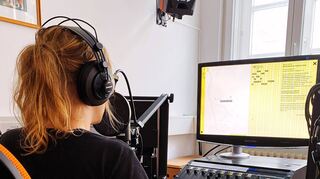 Im Radiostudio: Arbeit an der Stadtkarte „Mannheim Under Construction“