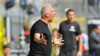Unter Druck: Waldhof-Trainer Christian Neidhart fordert gegen Zwickau und in Oldenburg unmissverständlich sechs Punkte.