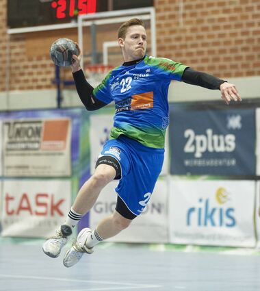 Sven Walther und sein Team lagen im Derby gegen den TV Friedrichsfeld nach der ersten Halbzeit mit neun Toren zurück.