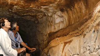 Bizarre Tropfsteingebilde, Urzeit-Tiere, menschliche Handabdrücke: Die Grotte Cosquer ist spektakulär.