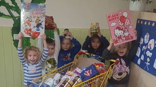 Kinder der Bibliser Kita Pusteblume sammeln für die Tafel in Bürstadt. Spenden dürfen noch kommende Woche abgegeben werden, auch von Bürgern.