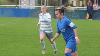 Spielführerin Luisa Weber und der TSV Amicitia sind nach der 0:2-Niederlage gegen den FV Niefern am Sonntag beim TSV Neckarau gefordert.
