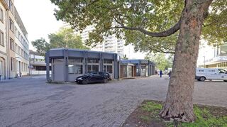 Auf dem tristen Friedrich-Wilhelm-Wagner-Platz herrscht dringender Handlungsbedarf. Der Platz soll schöner gestaltet werden. Dies ist Teil eines ersten Maßnahmenpakets, das schon am 12. Dezember im Ludwigshafener Stadtrat beschlossen werden soll.