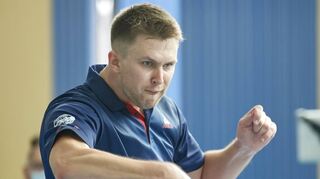 Der Lampertheimer Tomas Mikutis leitete mit seinem glatten 3:0-Erfolg über Teodor Yordanov die Aufholjagd des TTC ein.