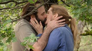 Filmszene mit Sandrine Kiberlain und Vincent Macaigne.