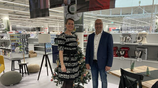 Freuen sich auf die Eröffnung: Andrea Rath-Hölderich vom Q 6/Q 7-Centermanagement und Frank Blasek, Geschäftsführer der MediaMarkt-Filiale.