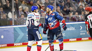 Die Adler verloren beim Penaltyschießen gegen Berlin mit 3:4.