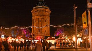 Der Weihnachtsmarkt am Wasserturm am Eröffnungstag.