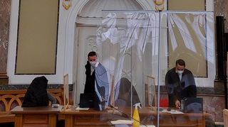 Eine Frau und ein Mann sollen ihren sechs Wochen alten Säugling im Herbst 2018 aus sexuellen Motiven heraus gequält und lebensgefährlich verletzt haben.