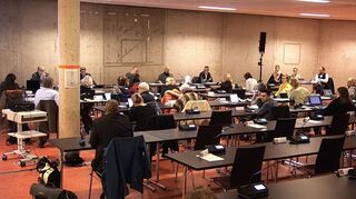 Wegen des Filmfestivals im Stadthaus wich der Bildungs- und Jugendhilfeausschuss für seine Sitzung in die Jungbuschhalle aus.