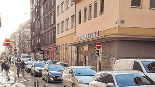 Stau in der Erbprinzenstraße: Viele nutzen die Straße, um auf den Luisen- oder Friedrichsring zu fahren.