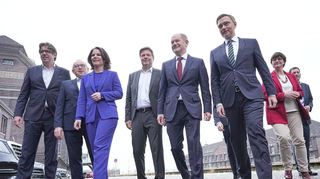 Die Ampel-Koalition bleibt im Umfragetief, wie das aktuelle Politbarometer der Mannheimer Forschungsgruppe Wahlen ergeben hat