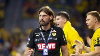 Löwen-Trainer Sebastian muss ein wenig improvisieren, hat seine Zuversicht aber nicht verloren.