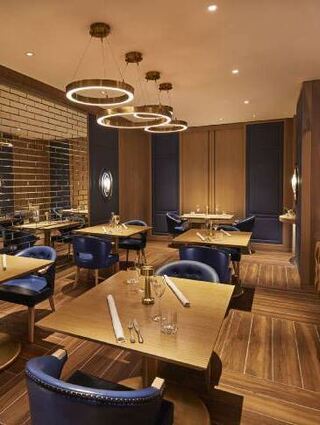 Blicks ins Restaurant des „Tambourine Room“ mit 18 Sitzplätzen.
