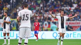 Deutschland gewann gegen Costa Rica, scheidet aber trotzdem aus.