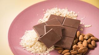 Vegane Schokolade kommt ganz ohne tierische Produkte aus, ist aber mindestens genauso lecker.