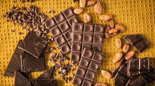 Rohschokolade sind Schokoladen, deren Zutaten zu keinem Zeitpunkt der Produktion hoch erwärmt wurden.