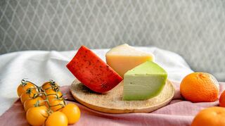 Die Vielfalt an verschiedenen Käsesorten ist groß und bunt.