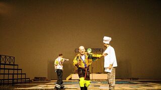 Drei Clowns: Milan Peschel, Martin Wuttke, Franz Beil.