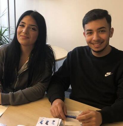 Zeynep (17) und Abbas (18) bei „Mitmachen Ehrensache“ beim „MM“.