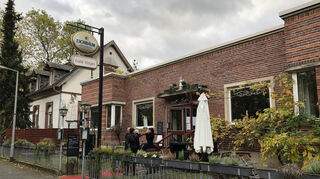 Früher hieß das Café Engel Gasthaus Zur letzten Träne.