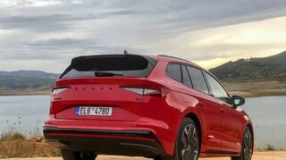 mid Malaga - Nach dem Skoda Enyaq Coupe erhält nun auch der Enyaq mit Steilheck die 299 PS starke RS iV-Variante.