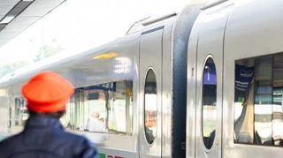 Die Halte Mannheim Hauptbahnhof, Frankfurt am Main Hauptbahnhof und Frankfurt Flughafen werden aufgrund von Bauarbeiten von einigen ICE-Zügen ab Sonntag nicht angefahren.<br />