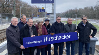 Staatssekretärin Elke Zimmer vom baden-württembergischen Verkehrsministerium, Landrat Stefan Dallinger vom Rhein-Neckar-Kreis, Christian Specht, Erster Bürgermeister der Stadt Mannheim und Vorsitzender des ZRN, Oberbürgermeister Dr. René Pöltl von der Stadt Schwetzingen und Thorsten Krenz von der Deutsche Bahn AG eröffnen die Station.