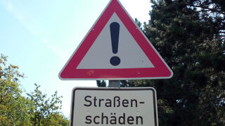 mid Groß-Gerau - Von den Unternehmen in Nordrhein-Westfalen, die sich durch Infrastrukturmängel beeinträchtigt sahen, hatten 83 Prozent Probleme mit Straßen und Brücken.