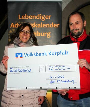 Sabine Schmitt (Kolpingsfamilie) und Ronny Just von den Tafelläden.