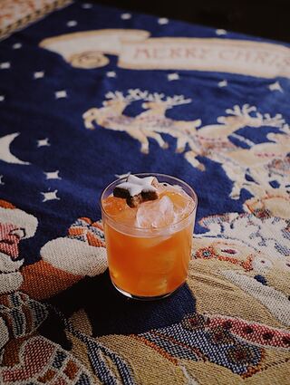 Aperol, frische Säfte und etwas Zauber: der Magic Mandarini.