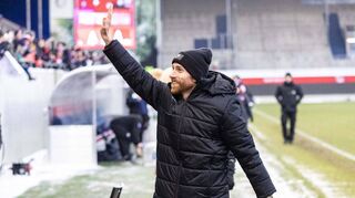 Marc Schnatterer spielte Halbzeit eins durch und genoss später den Kontakt zu den Heidenheimer Fans.