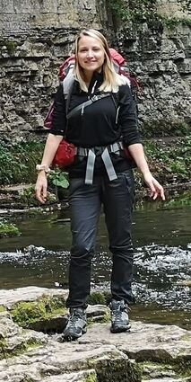 Das Fahndungsfoto der Polizei zeigt Scarlett S. aus Bad Lippspringe.