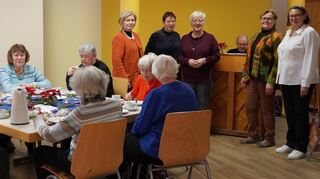 Das Team der „Plauderstunde“ hört zum Jahresende auf. Kurz vor Weihnachten gab es den letzten Seniorennachmittag in St. Hildegard.