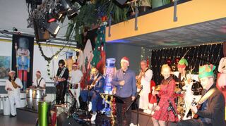 Weihnachtslieder aus vielen verschiedenen Ländern standen beim Konzert im Käfertaler Trommelpalast auf dem Programm.