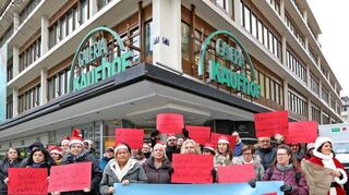 Vor Weihnachten demonstrierten unter anderem wie hier in Mannheim zahlreiche Kaufhof-Beschäftigte am Paradeplatz gegen die Schließungen.