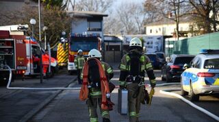 In einem Steinmetzbetrieb in Heidelberg ist am Sonntagnachmittag aus noch unbekannter Ursache ein Feuer ausgebrochen.