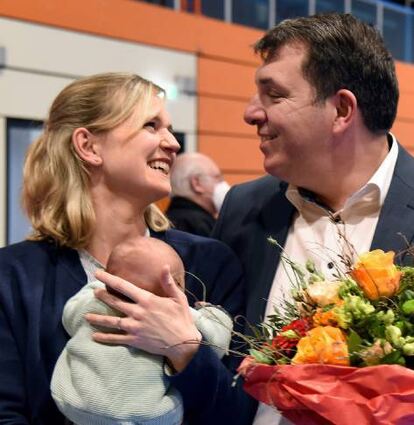 Bürgermeister Christoph Oeldorf mit Frau und Tochter am 1. Februar 2022.