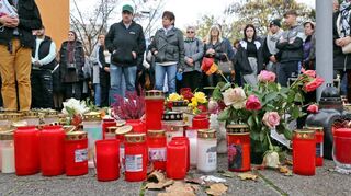 23. Oktober 2022: Bei einem Trauermarsch für die getöteten Jonas und Sascha kommen rund 1200 Menschen nach Oggersheim.