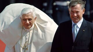 Papst Benedikt XVI. 2005 mit dem damaligen Bundespräsidenten Horst Köhler.