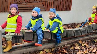 Die Kinder der von Jessica Klingbeil und Elke Helfert geleiteten Tagespflegestelle „Kleine Raupe“ halten sich oft im Freien auf.