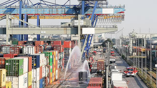 Nach einem Chemieunfall im Mühlauhafen, wird immer noch auf das Gutachten gewartet