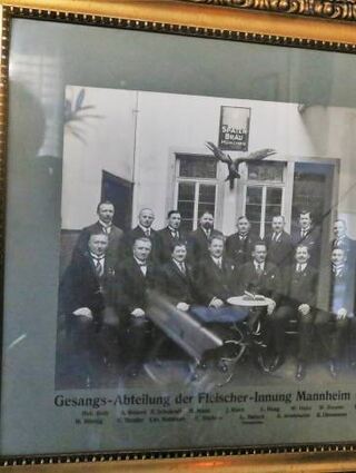 Die 16 Gründungsmitglieder im Jahr 1921.