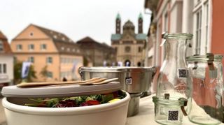 Essen zum Mitnehmen – das geht auch in solchen Pfandgefäßen.