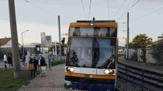 Eine Bahn ist im Oktober in Rheingönheim entgleist, nachdem Kinder Steine auf die Schienen gelegt hatten.