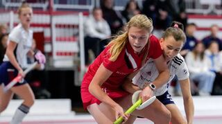 Ob Nadine Kanler (rechts, hier gegen Ines Wanner vom TSVMH) für den MHC spielen kann, steht noch nicht fest.