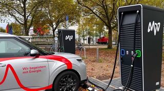 Der 200. MVV-eigene Ladepunkt am Mannheimer Technoseum. Das Unternehmen hat bereits weitere Verträge für die Errichtung von Ladeparks geschlossen.