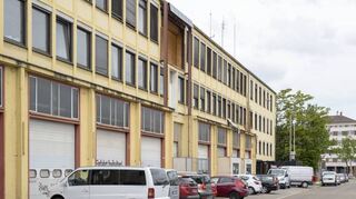 Das Kultur- und Kreativwirtschaftszentrum „Dezernat 16“ ist seit 2013 in der Alten Feuerwache zwischen Karl-Metz-Straße und Czernyring in Heidelberg untergebracht.