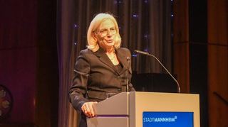 Andrea Gebhard bei ihrer Ansprache beim Neujahrsempfang der Stadt Mannheim im Rosengarten.